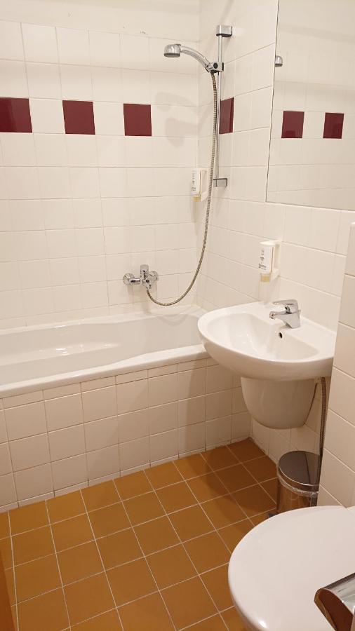 Standard Double or Twin Room,1430018533:JPEG