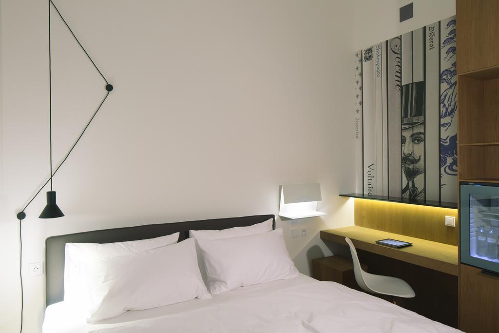 Small Double Room,642345288:JPEG