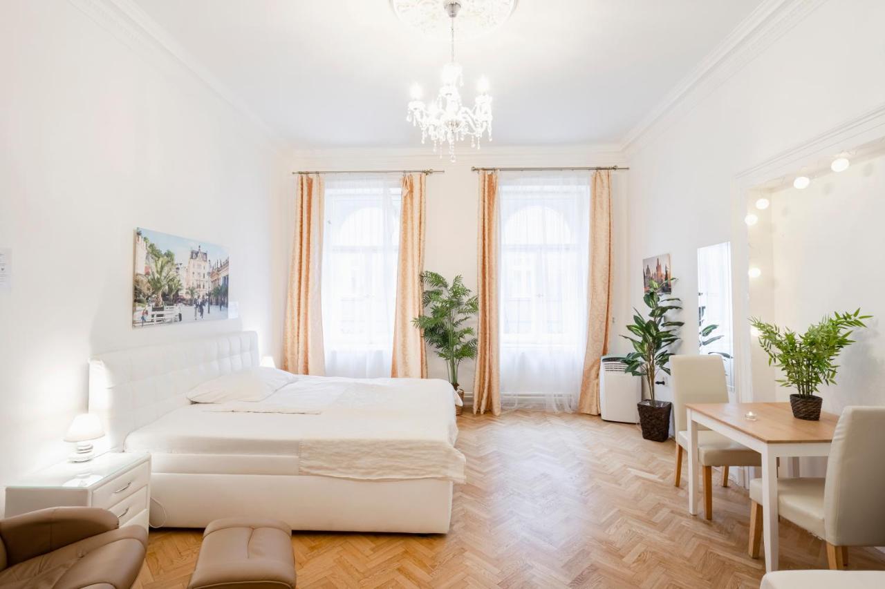 Large Double Room,864533681:JPEG