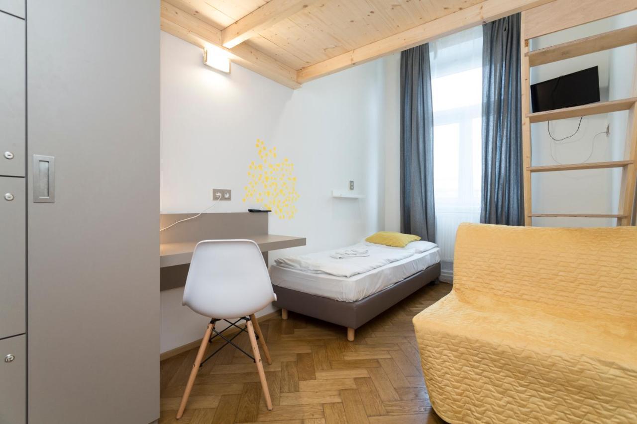Twin Room,696737631:JPEG