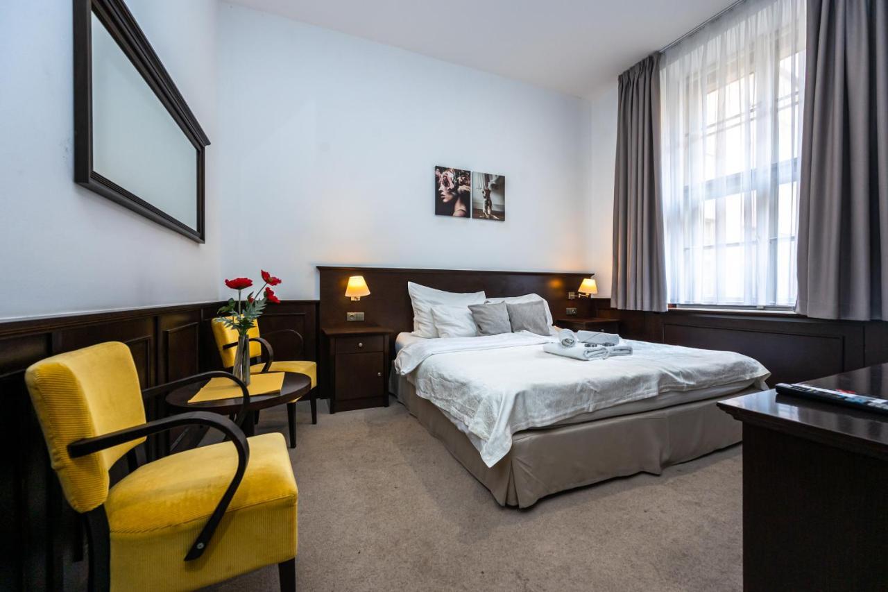 Deluxe Apartment,1203658834:JPEG