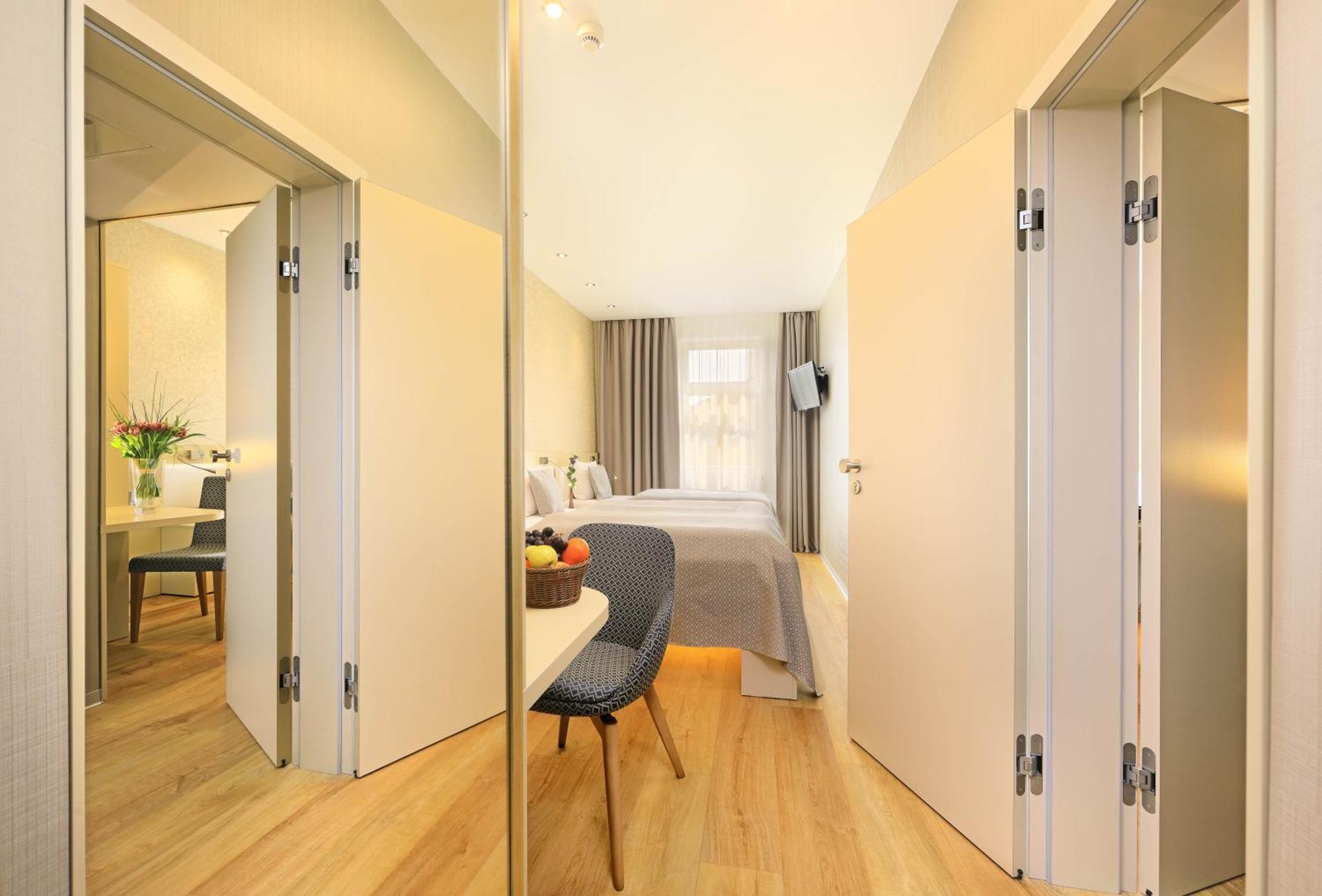 Deluxe Triple Room,1772880924:JPEG
