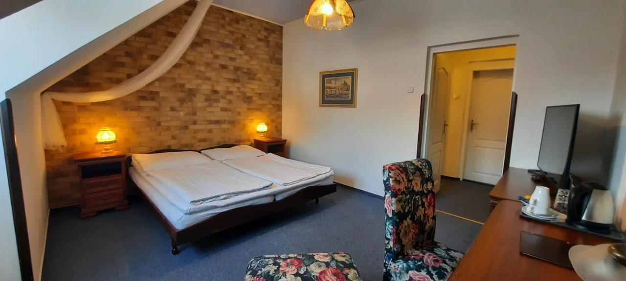 Standard Double or Twin Room,1238361022:JPEG