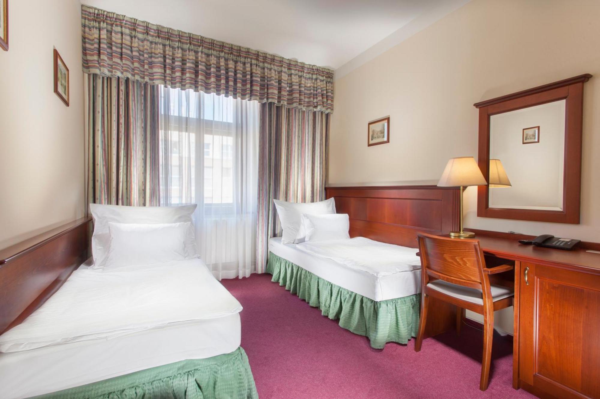 Single Room,328110778:JPEG