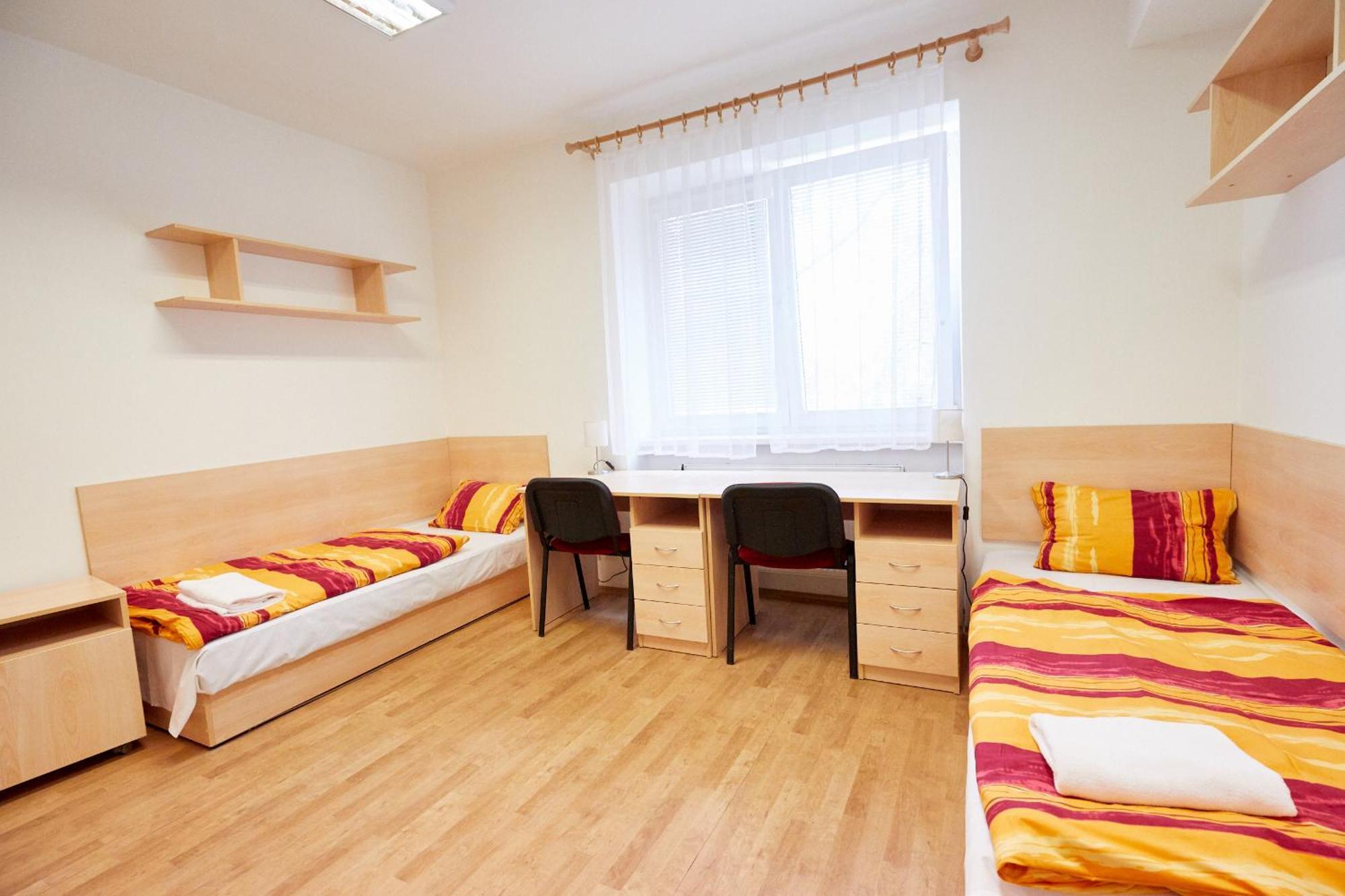 Twin Room,1279946104:JPEG