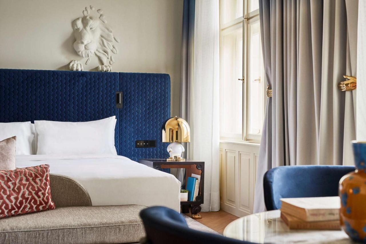 Premium King Room