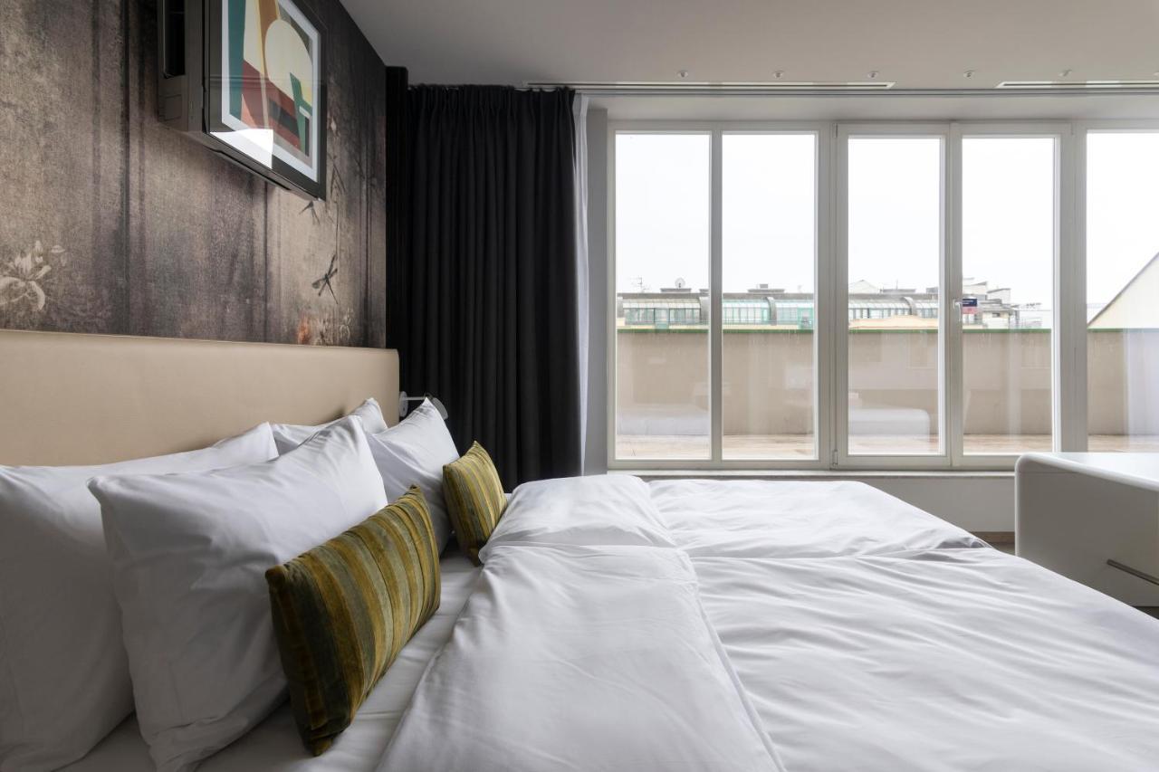 Large Room Balcony