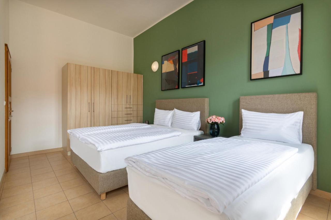 Deluxe Apartment