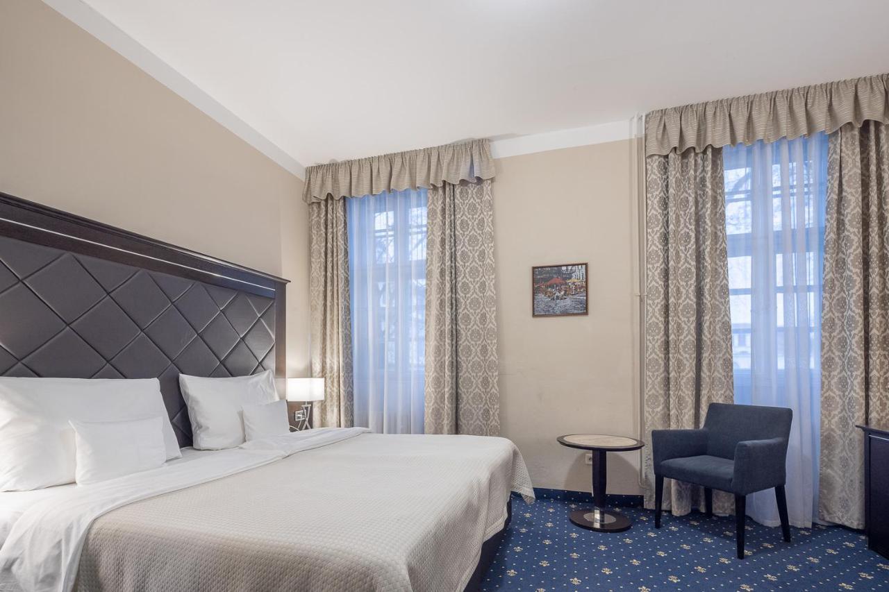 Deluxe Double Room with Extra Bed