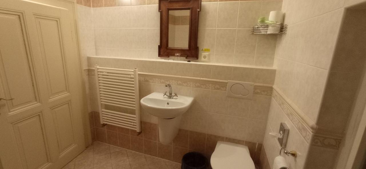 Single Room Bath,1364924132:JPEG