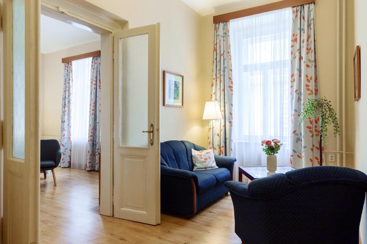 Superior One-Bedroom Apartment