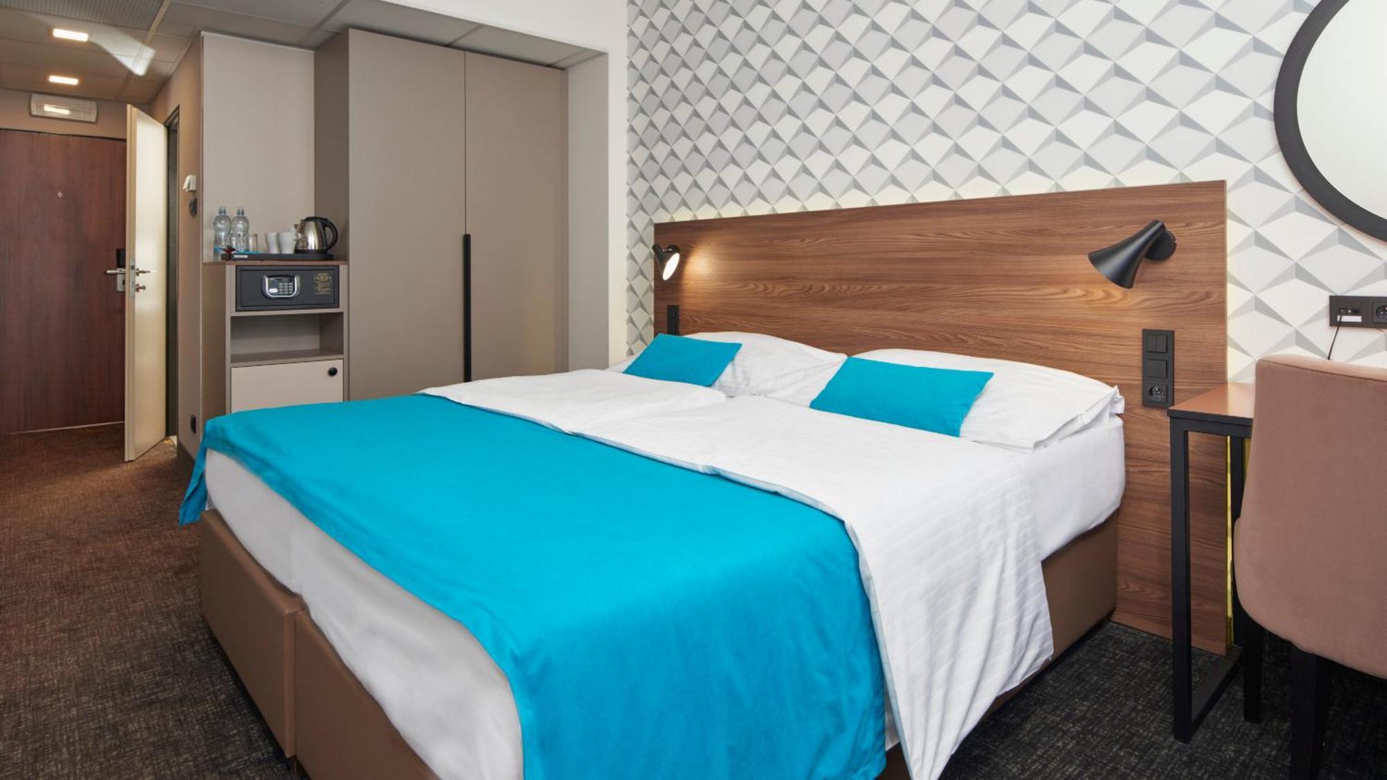 Deluxe Double Room Pool Access