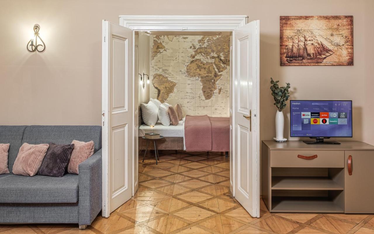 One-Bedroom Apartment North America
