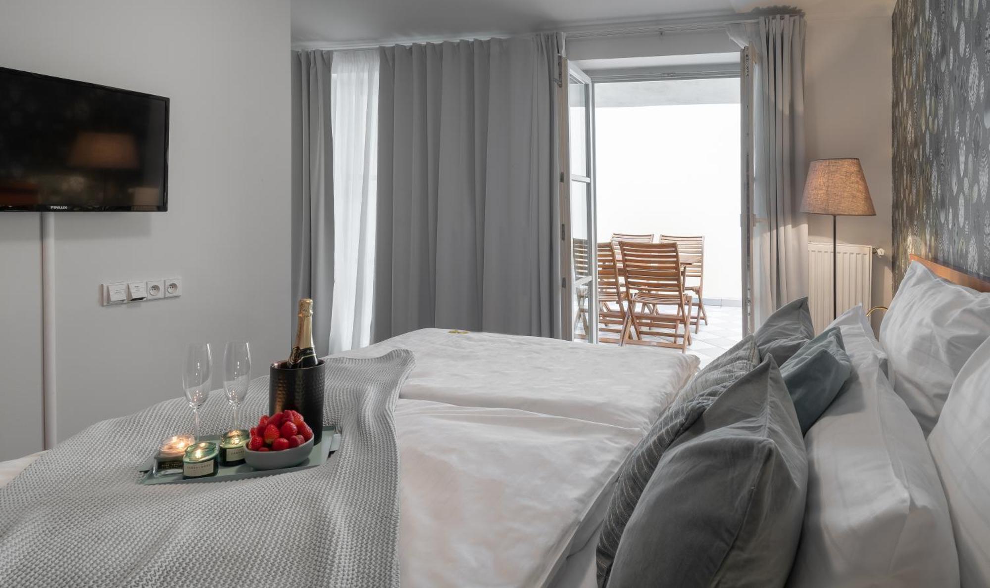 One-Bedroom Apartment Terrace