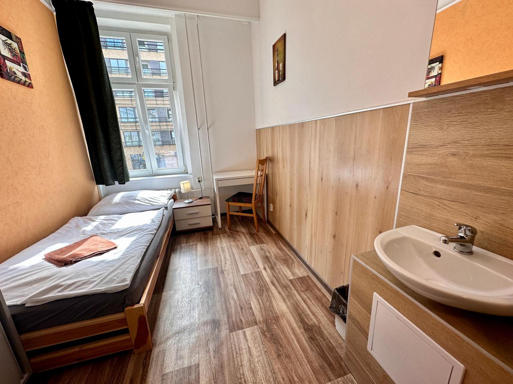 Single Room,1547793739:JPEG