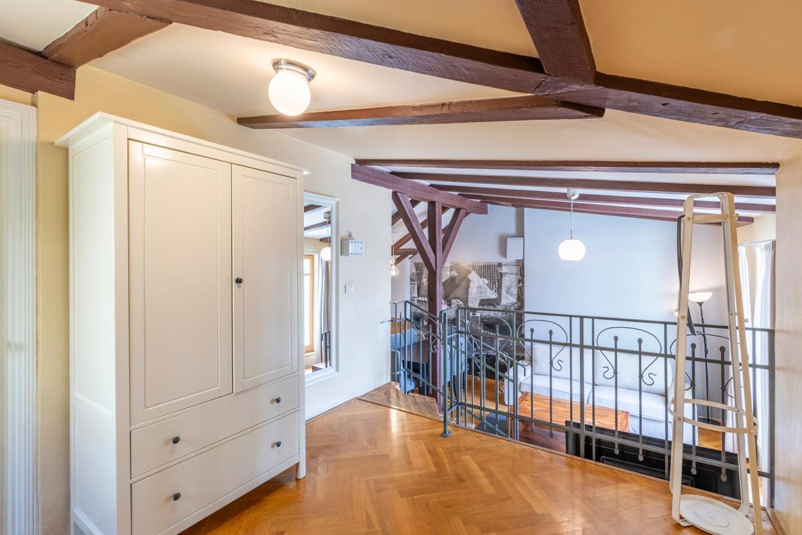Apartment Terrace,1556369023:JPEG
