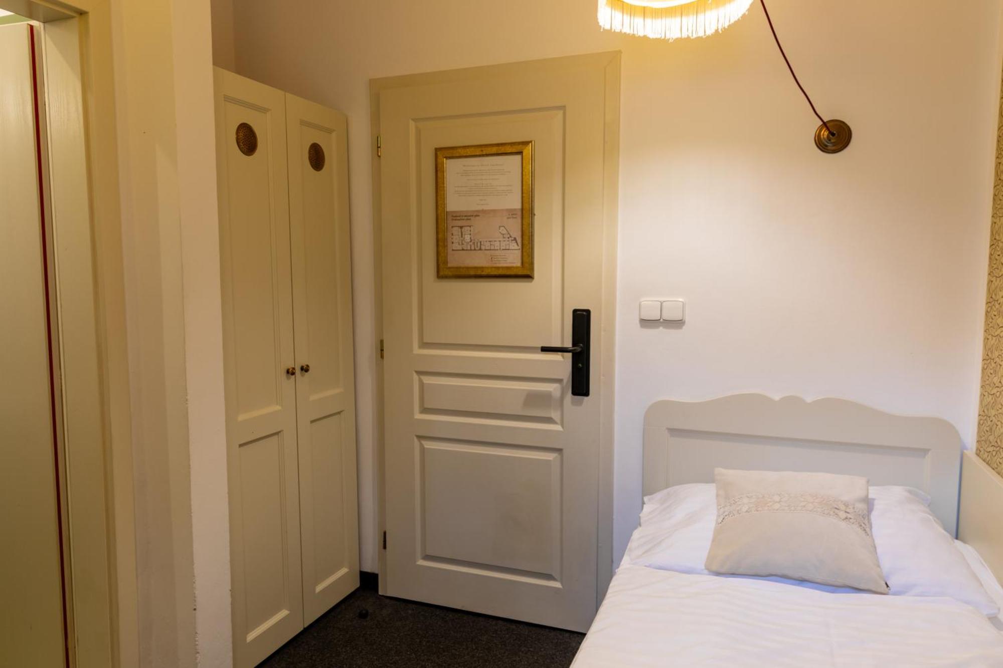 Deluxe Single Room