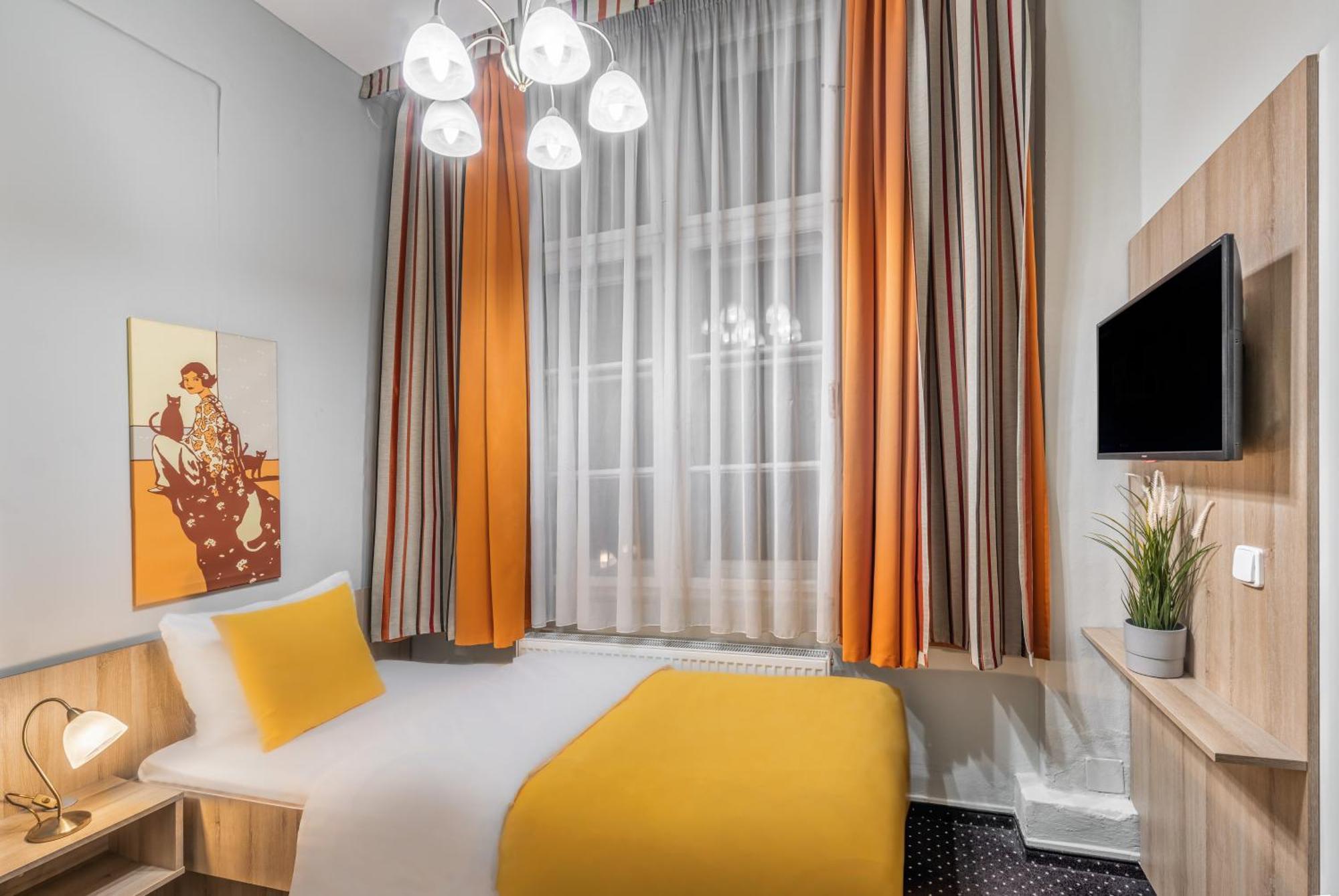 Single Room,1574685008:JPEG