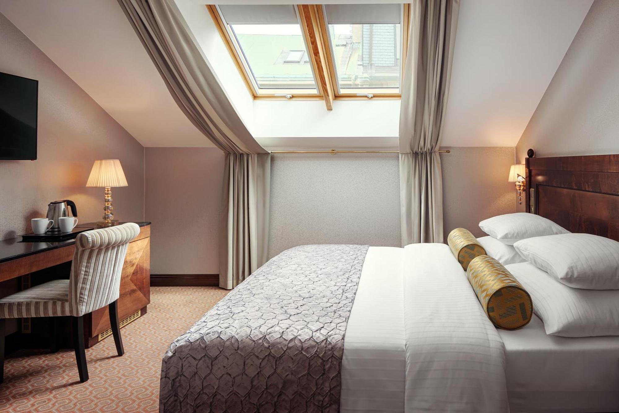 Deluxe Double or Twin Room
