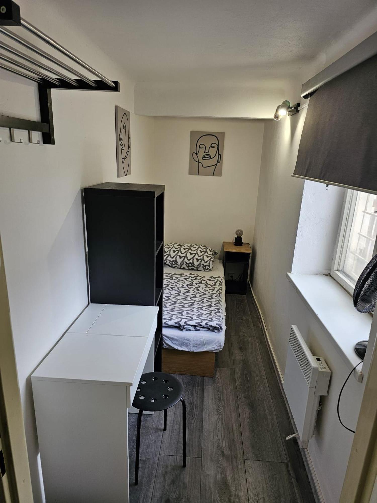 Single Room Shared Shower Toilet