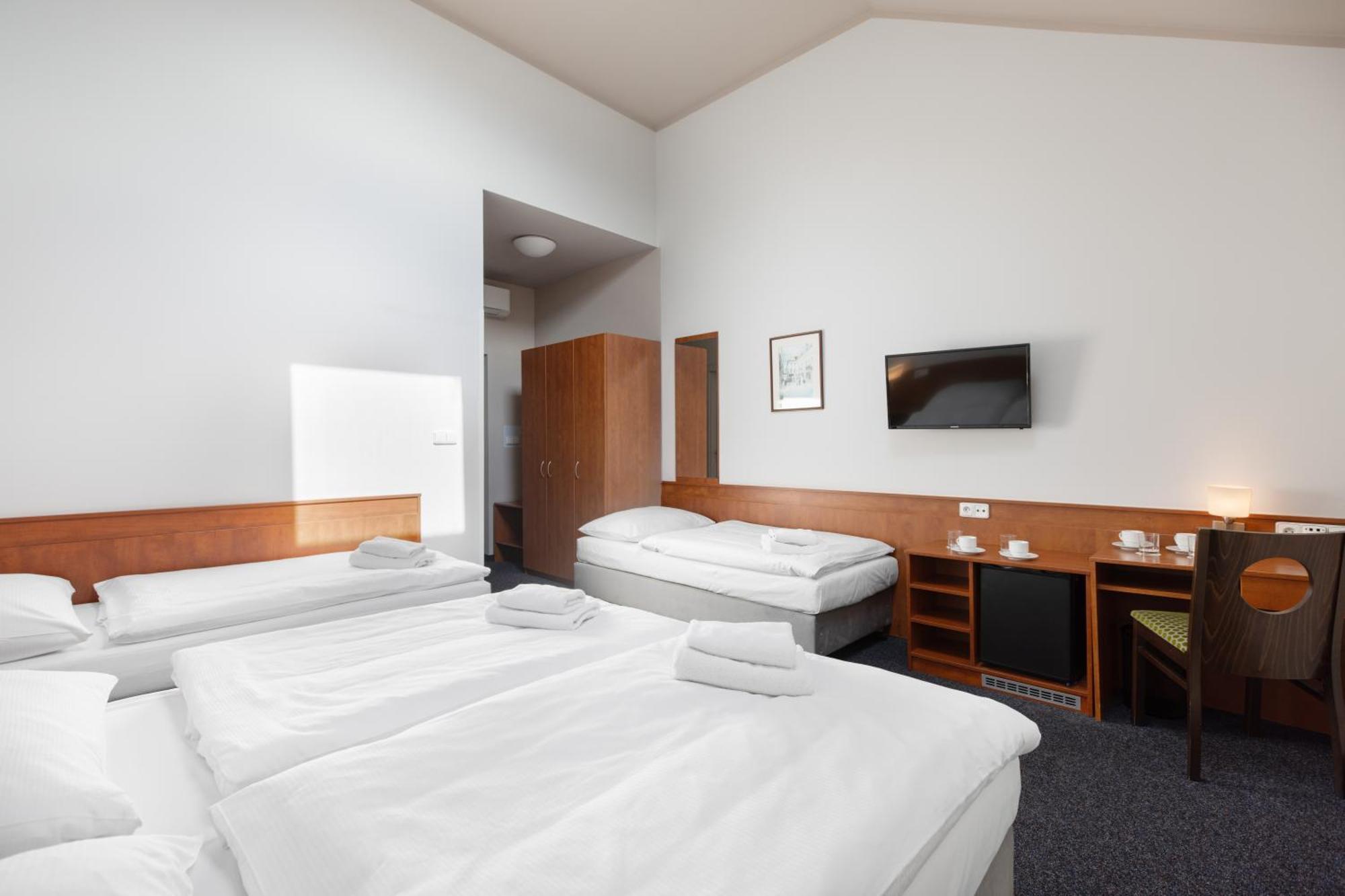 Quadruple Room,1605194287:JPEG