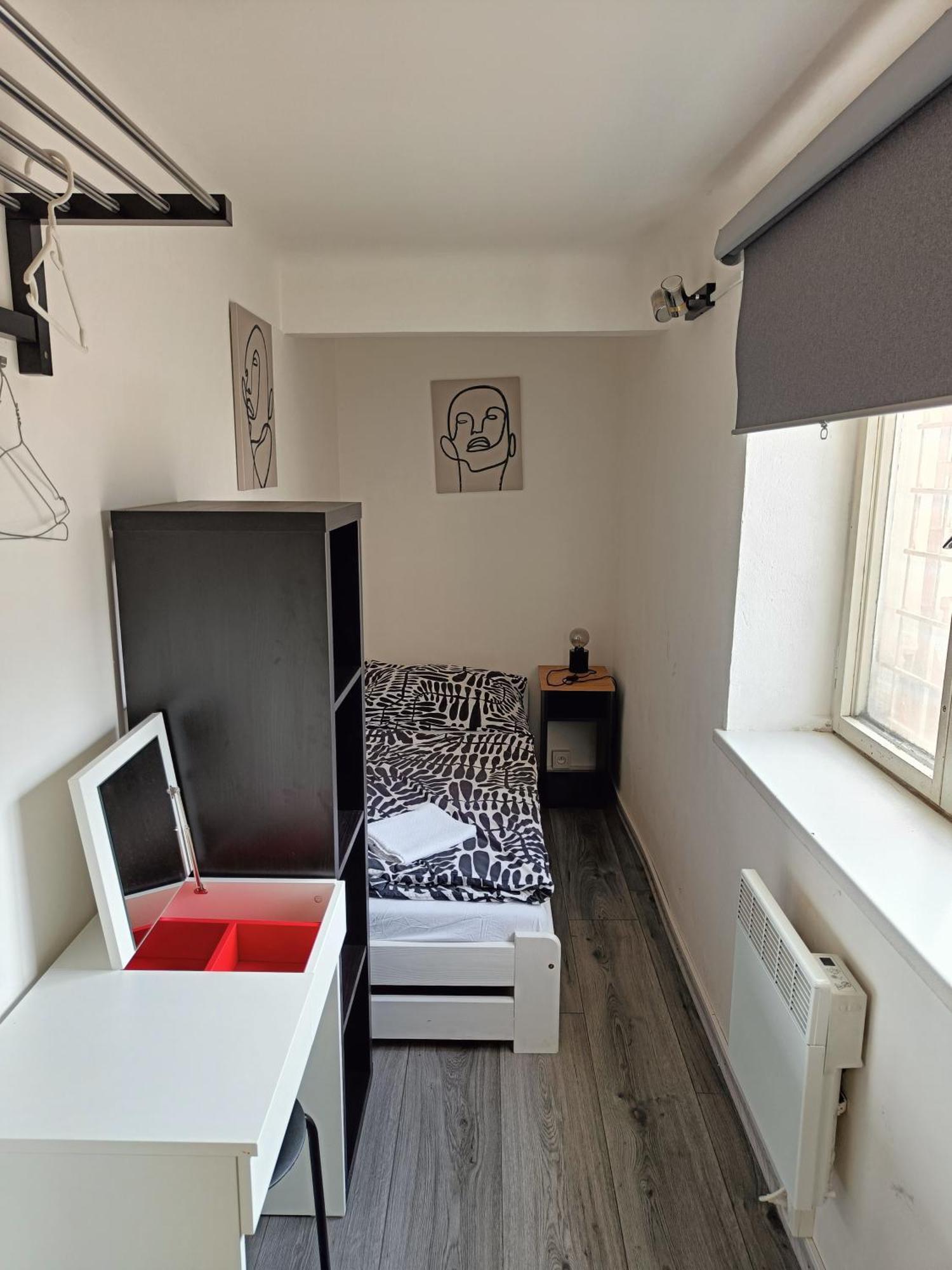 Single Room Shared Shower Toilet