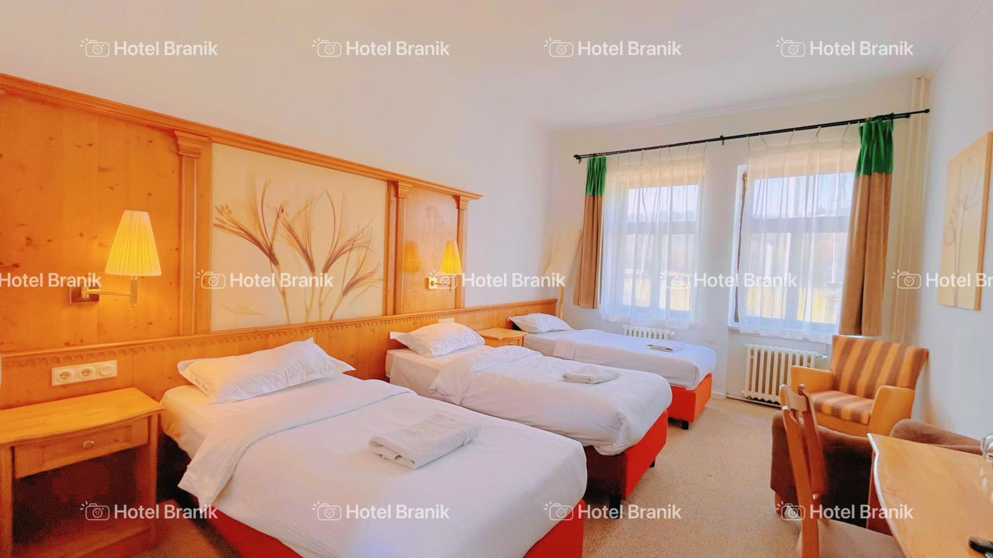 Triple Room,727480966:JPEG