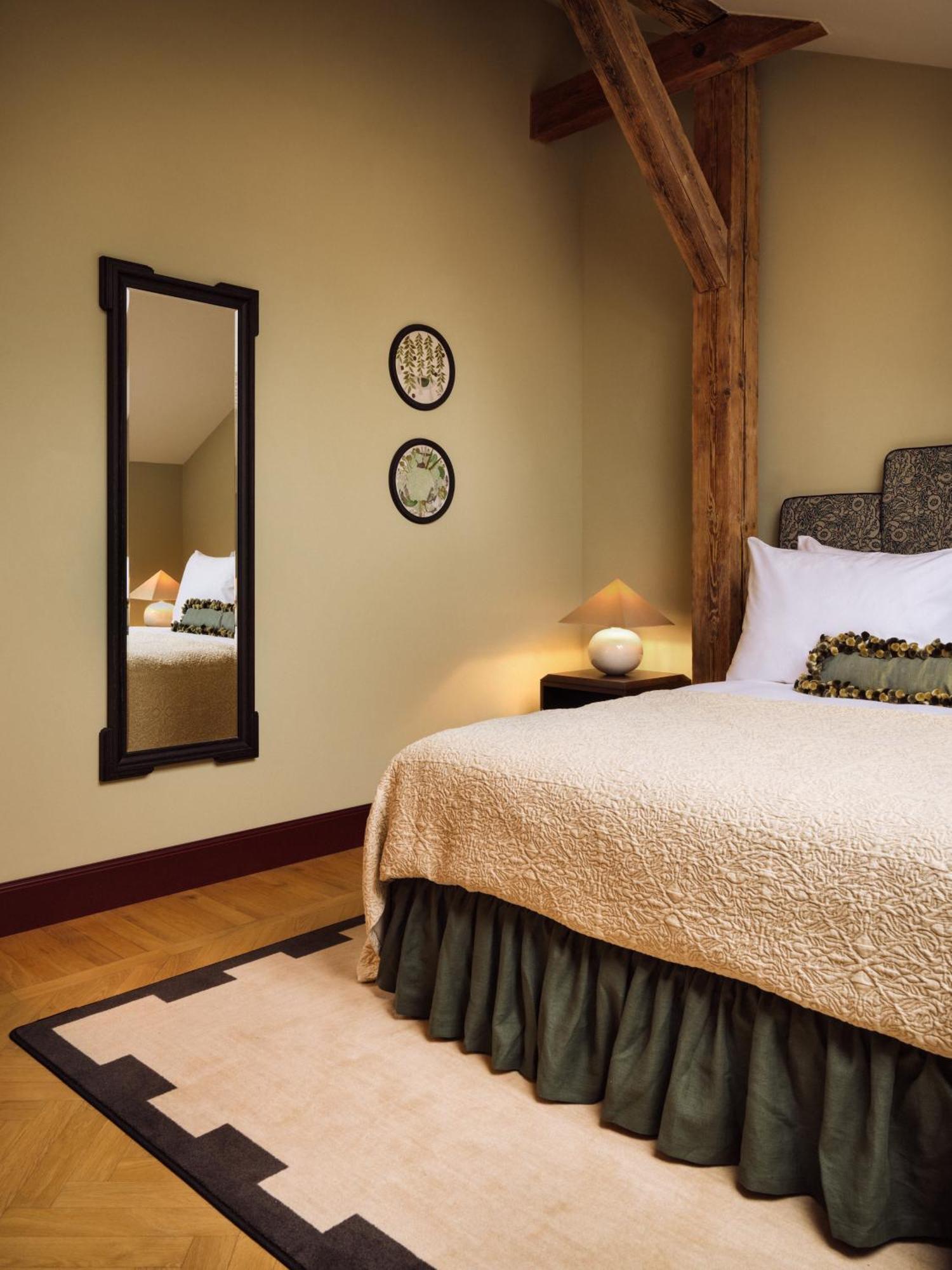 Superior King Room