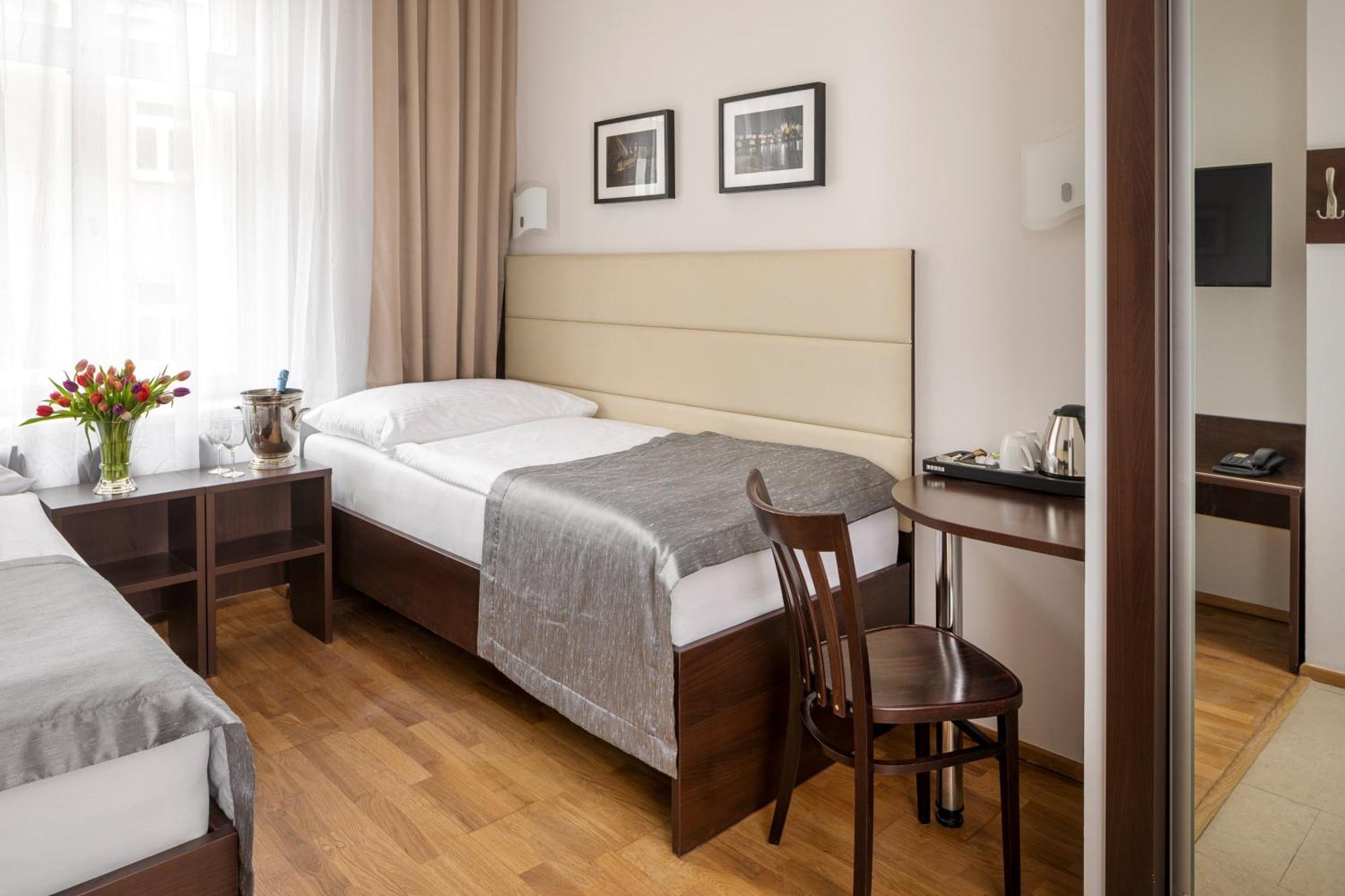 Standard Twin Room,1662399516:JPEG