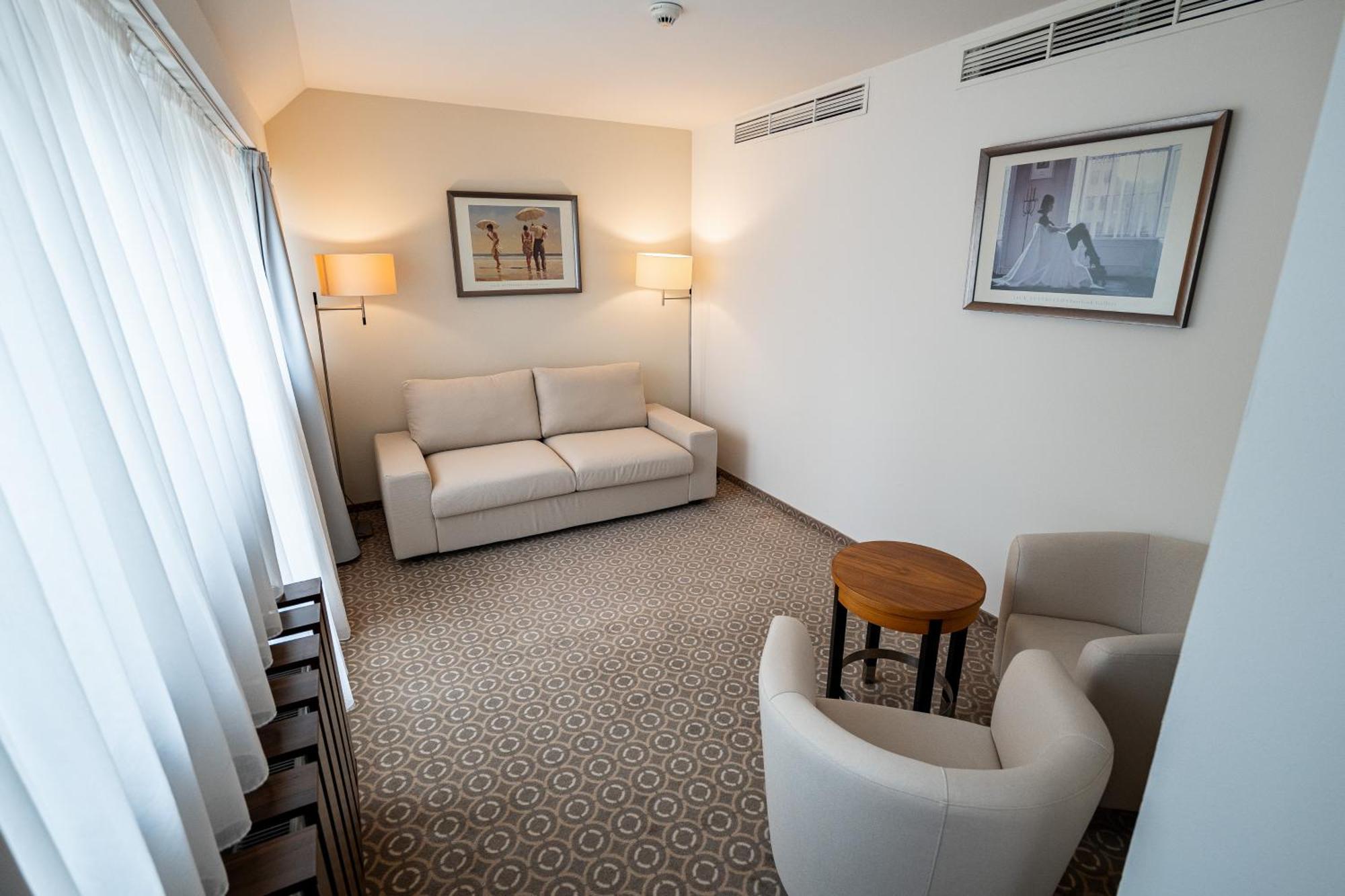 Family Room Terrace