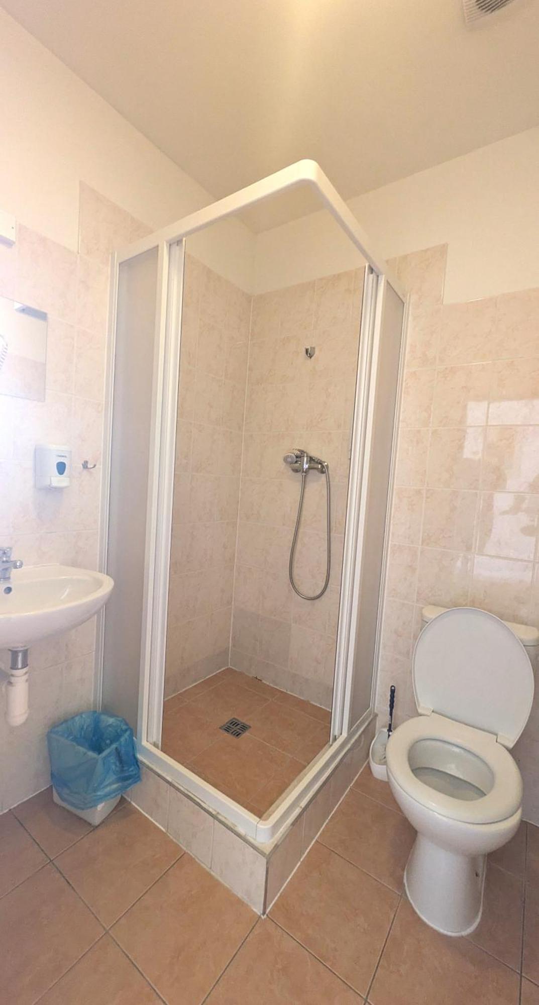 Double or Twin Room Private Bathroom