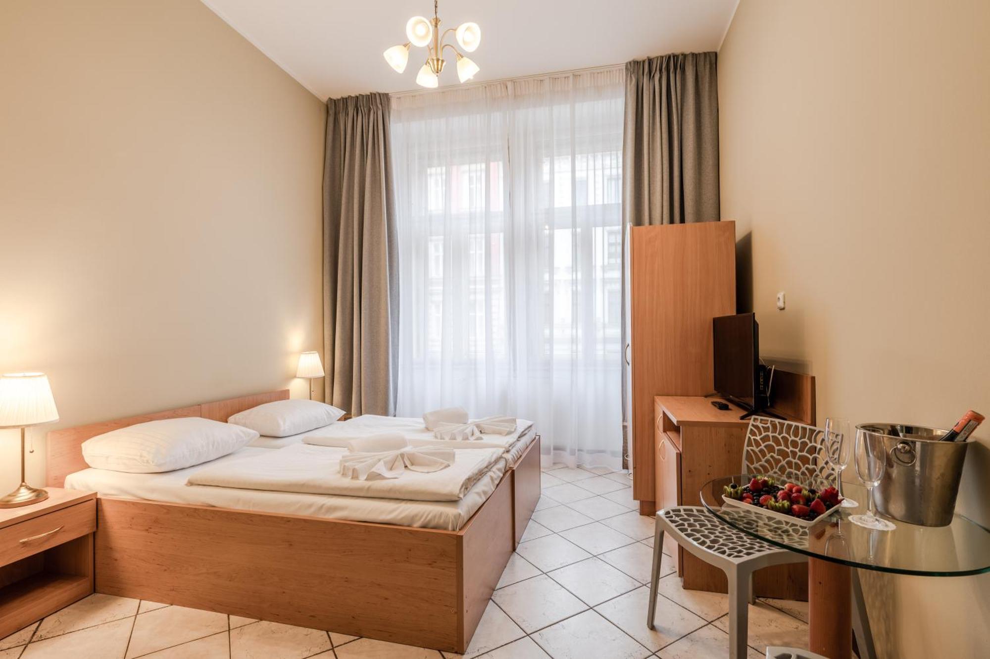 Tweepersoonskamer met 1 of 2 Bedden en Eigen Badkamer
