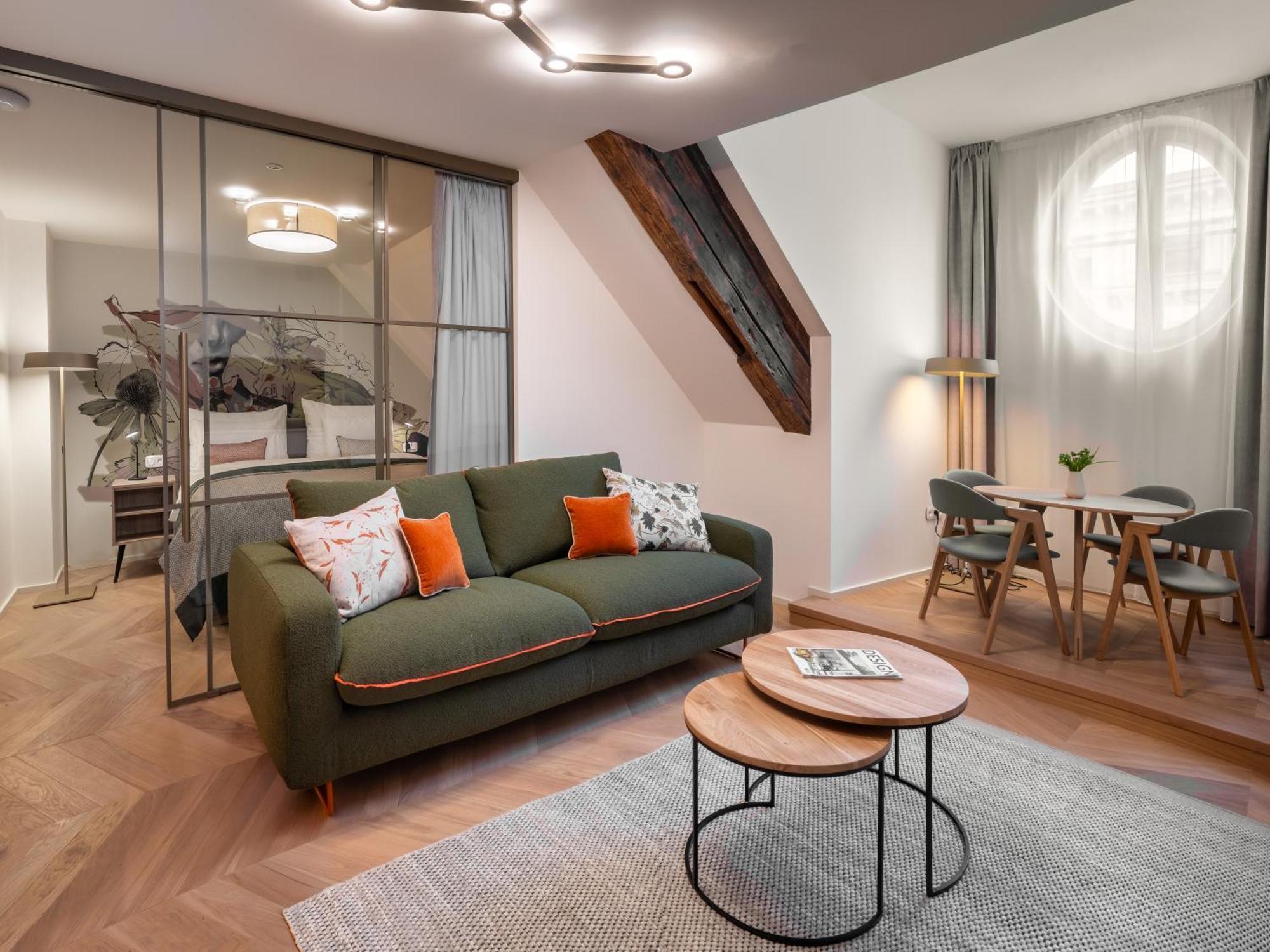 Intimate One-Bedroom Apartment,1682930434:JPEG