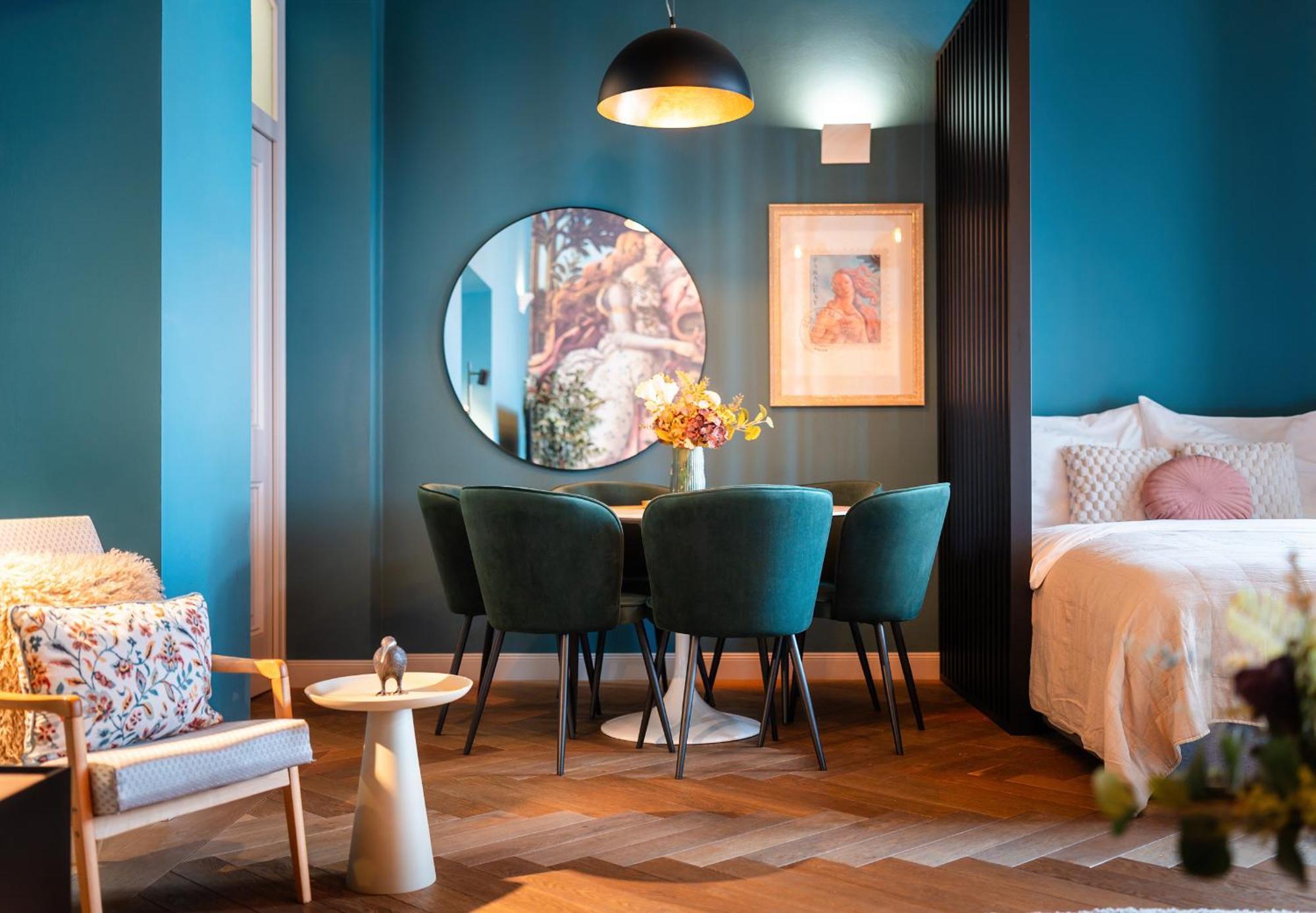 Deluxe Apartment