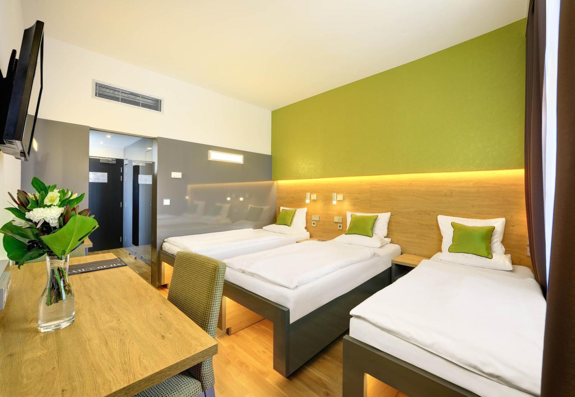 Deluxe Triple Room,1553777848:JPEG