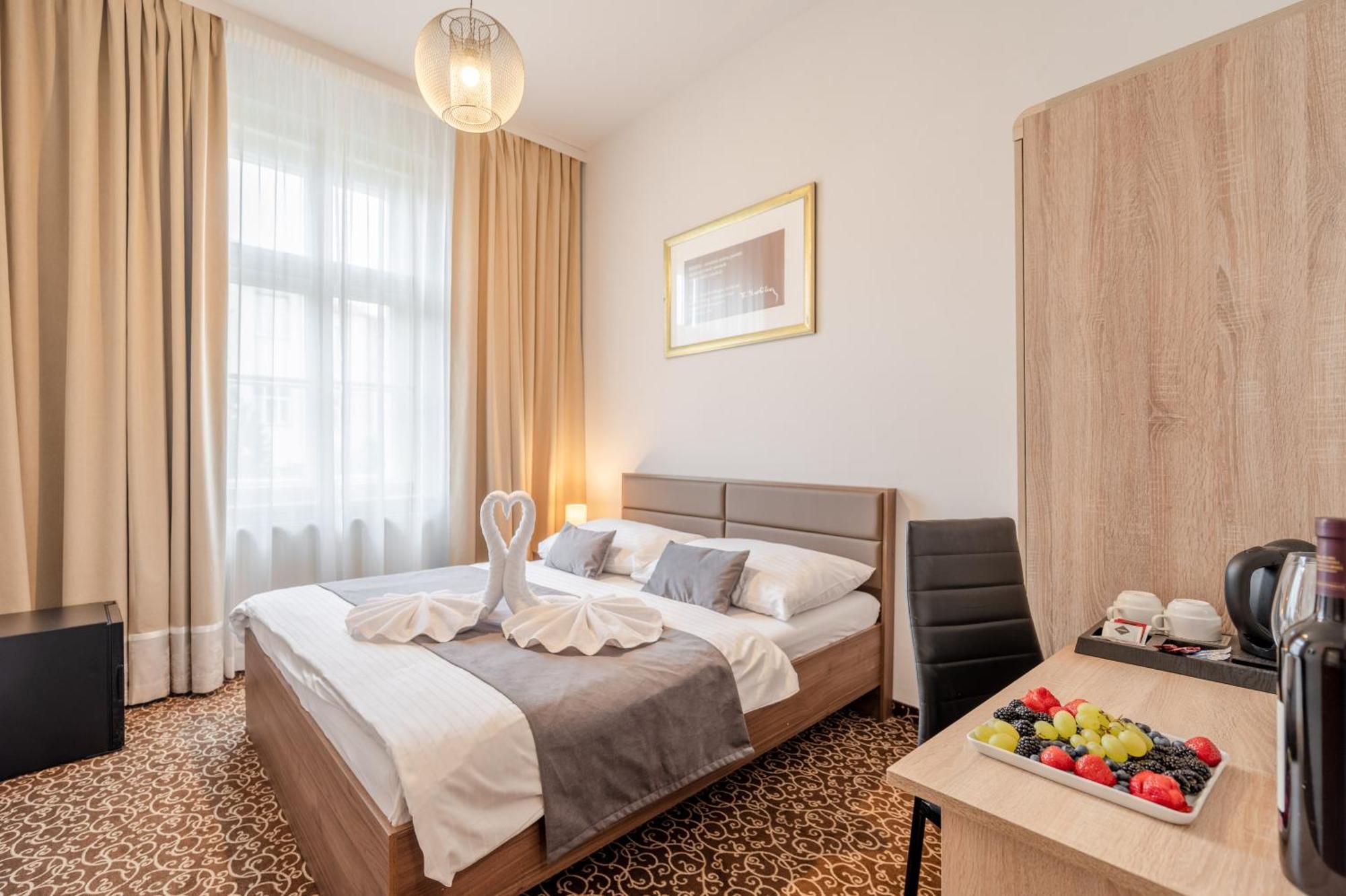 Standard Double Room,1722885389:JPEG
