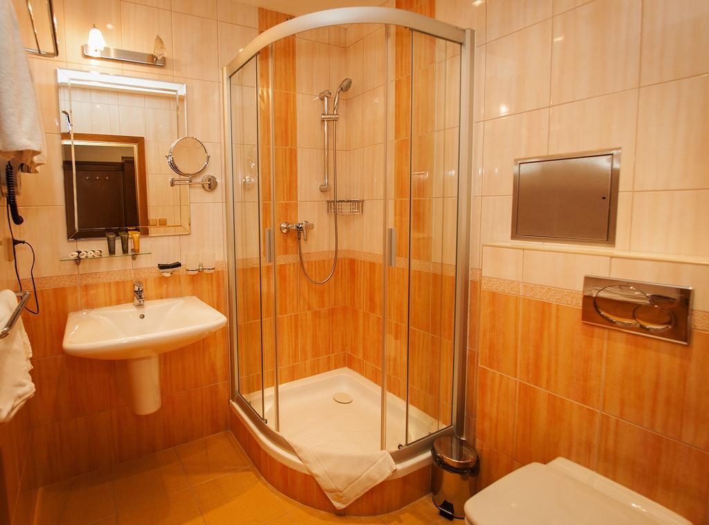 Single Room,433889505:JPEG