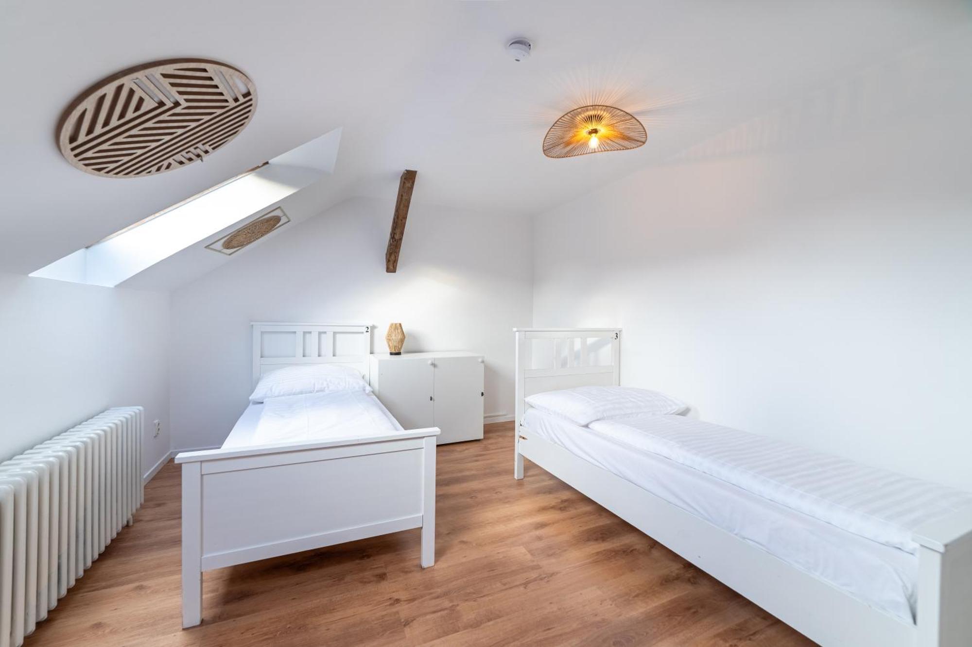 Attic Triple Room with Shared Bathroom,1742811170:JPEG