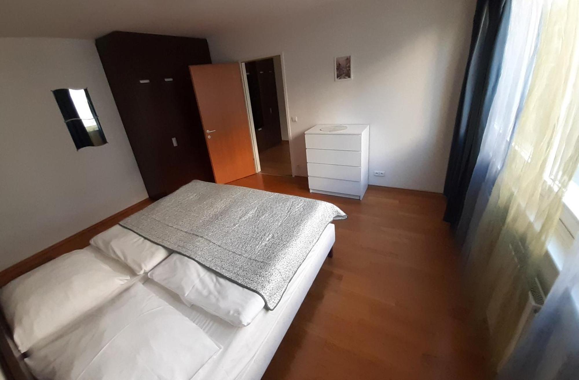 One-Bedroom Standard Apartment