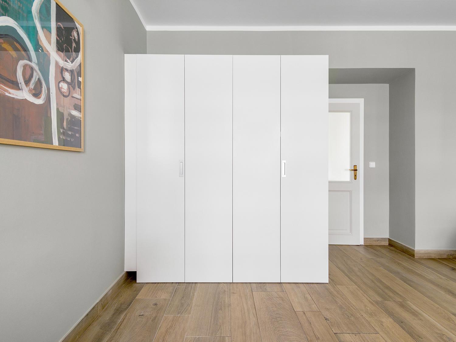 Extra Large Studio Kitchenette