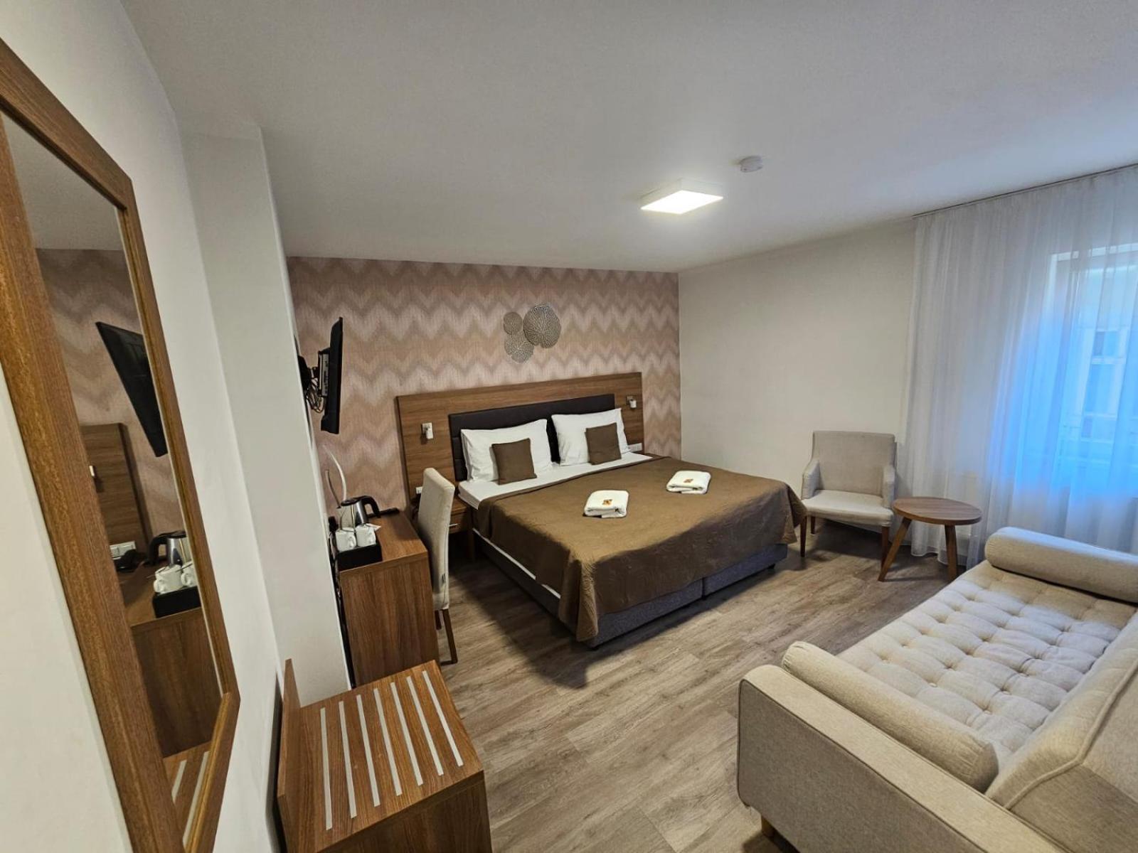 Deluxe King Room