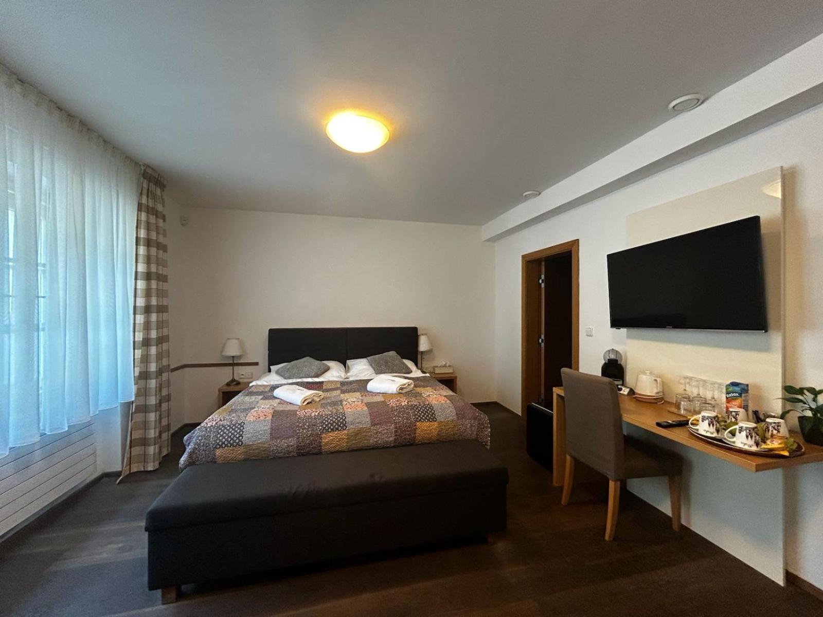 Quadruple Room,1756566209:JPEG