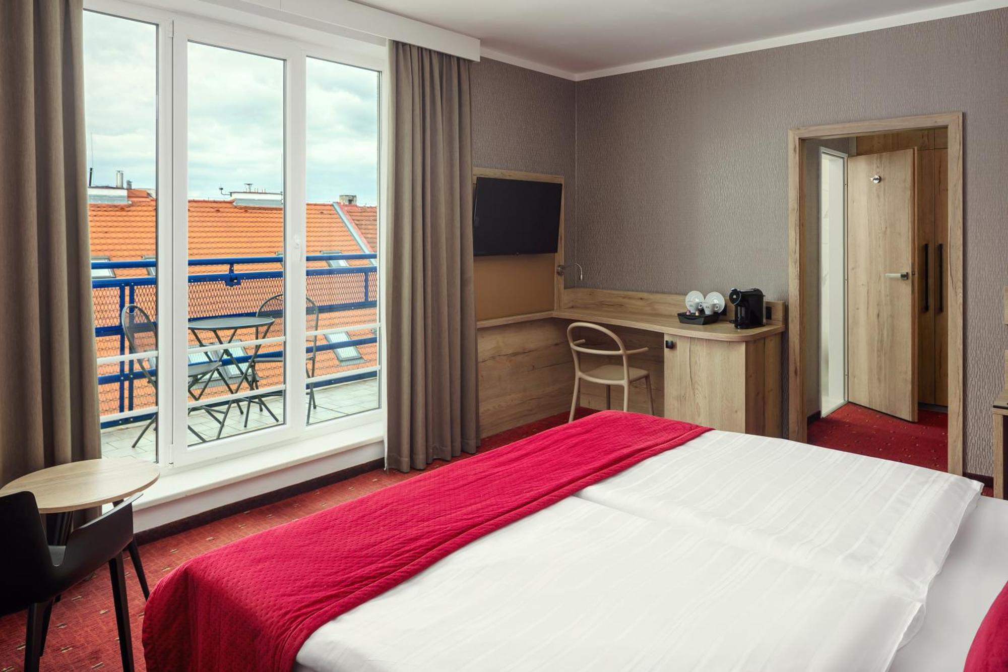 Superior Double or Twin Room Balcony