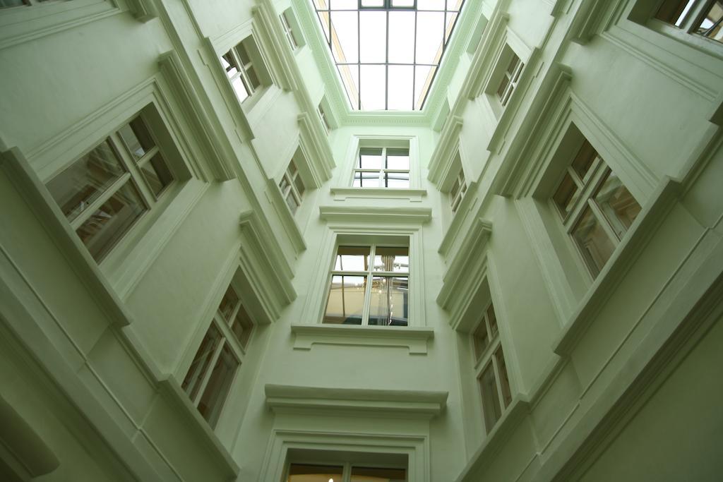 Standard Double Room with Atrium View,1278357187:JPEG