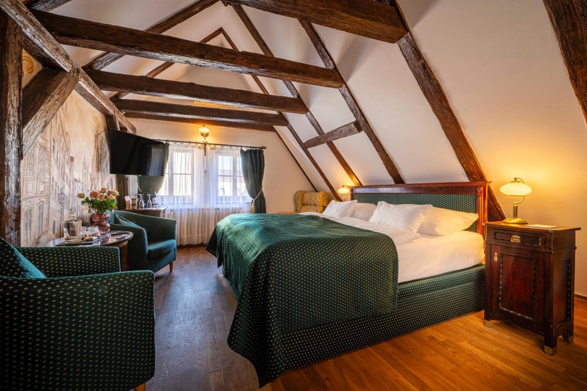 Deluxe Double or Twin Room