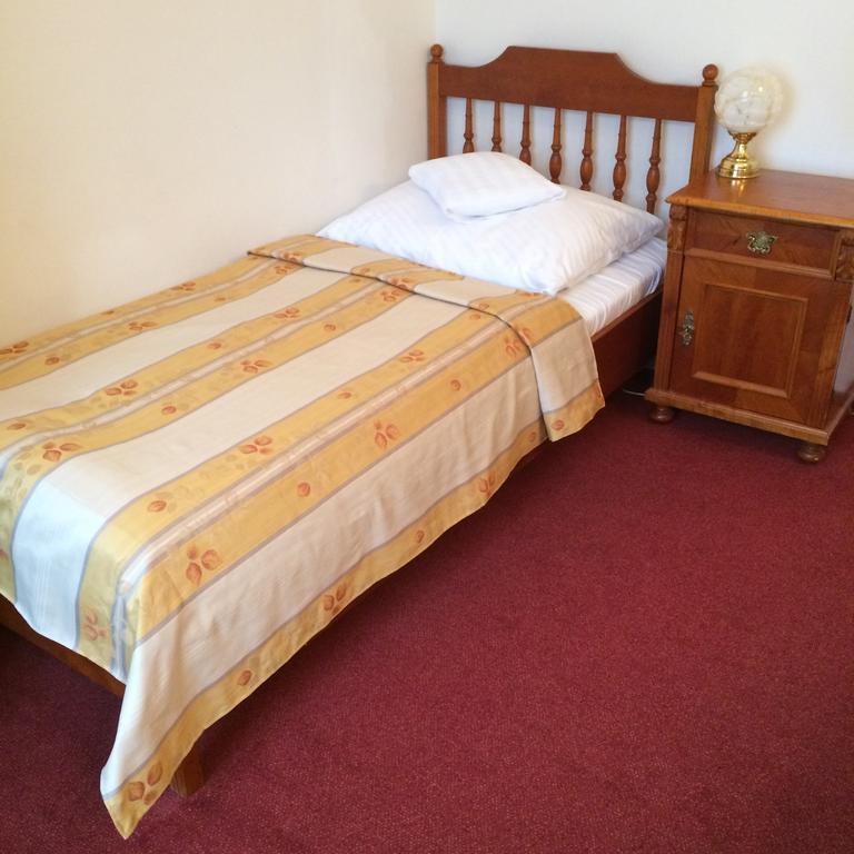 Single Room,215706302:JPEG