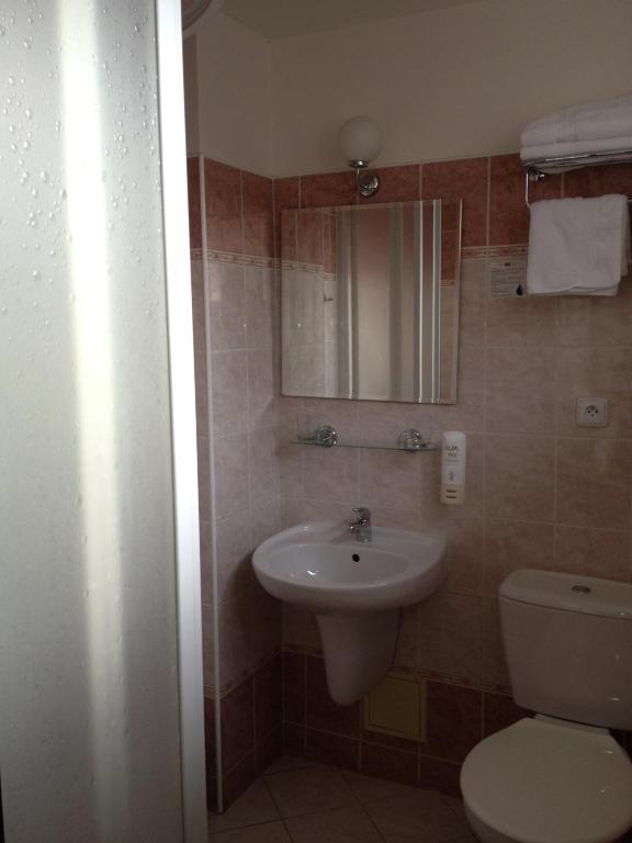 Single Room,27692228:JPEG