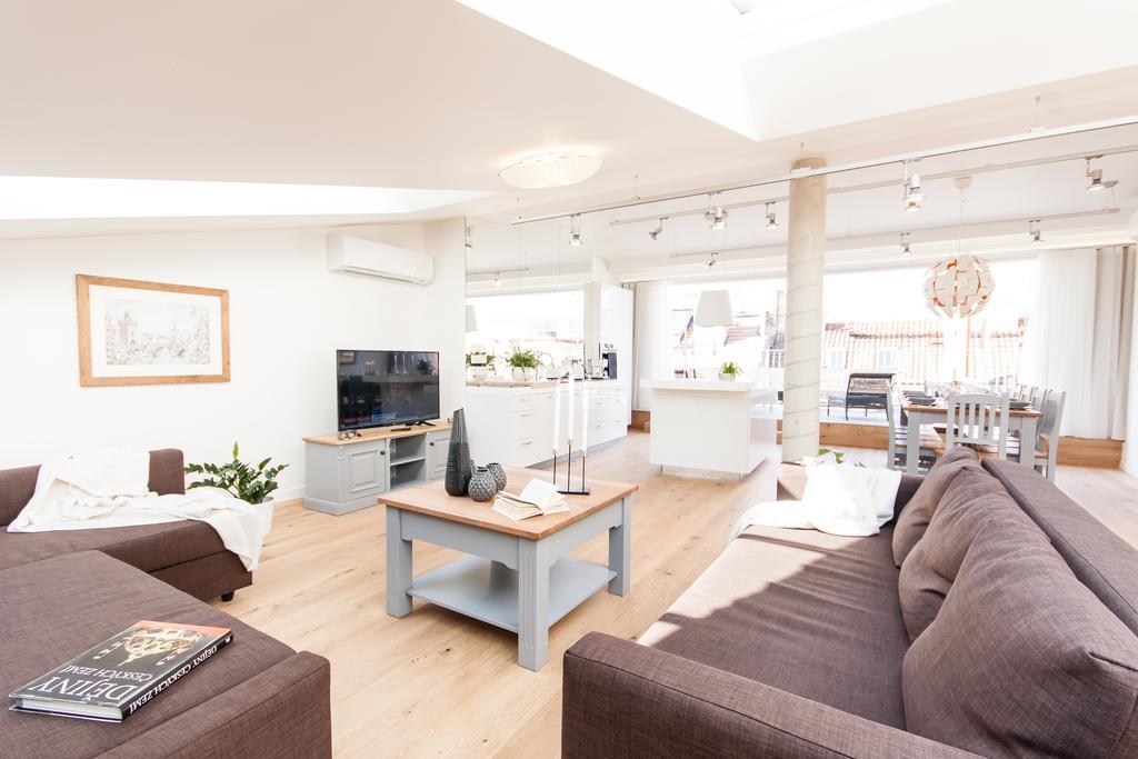 Five-Bedroom Apartment Terrace
