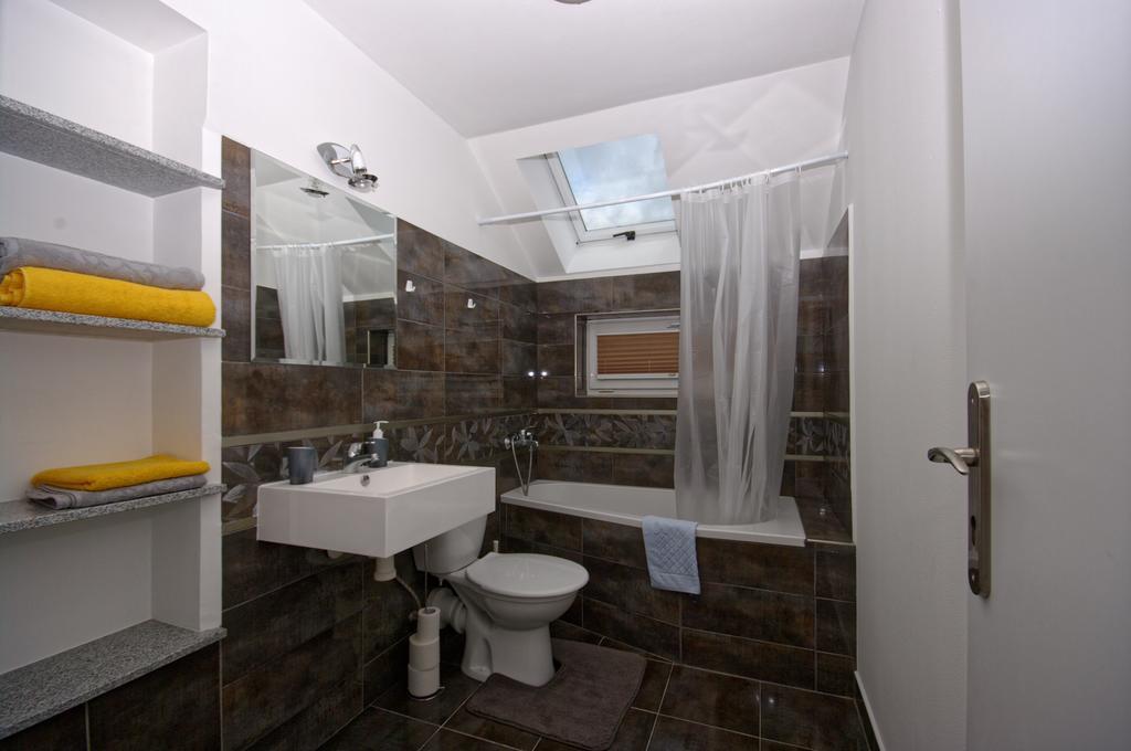 Apartment with Balcony,451068618:JPEG