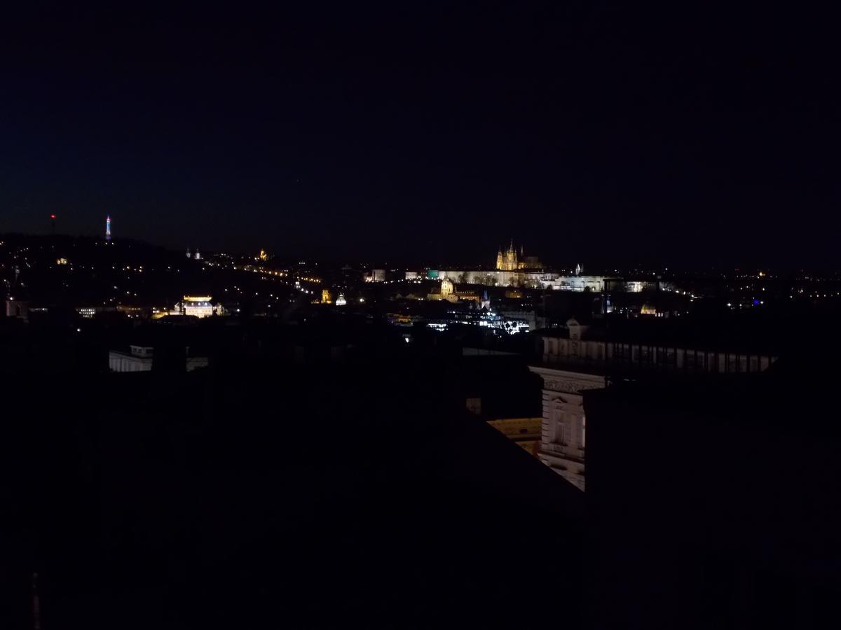 One-Bedroom Apartment Prague Castle View